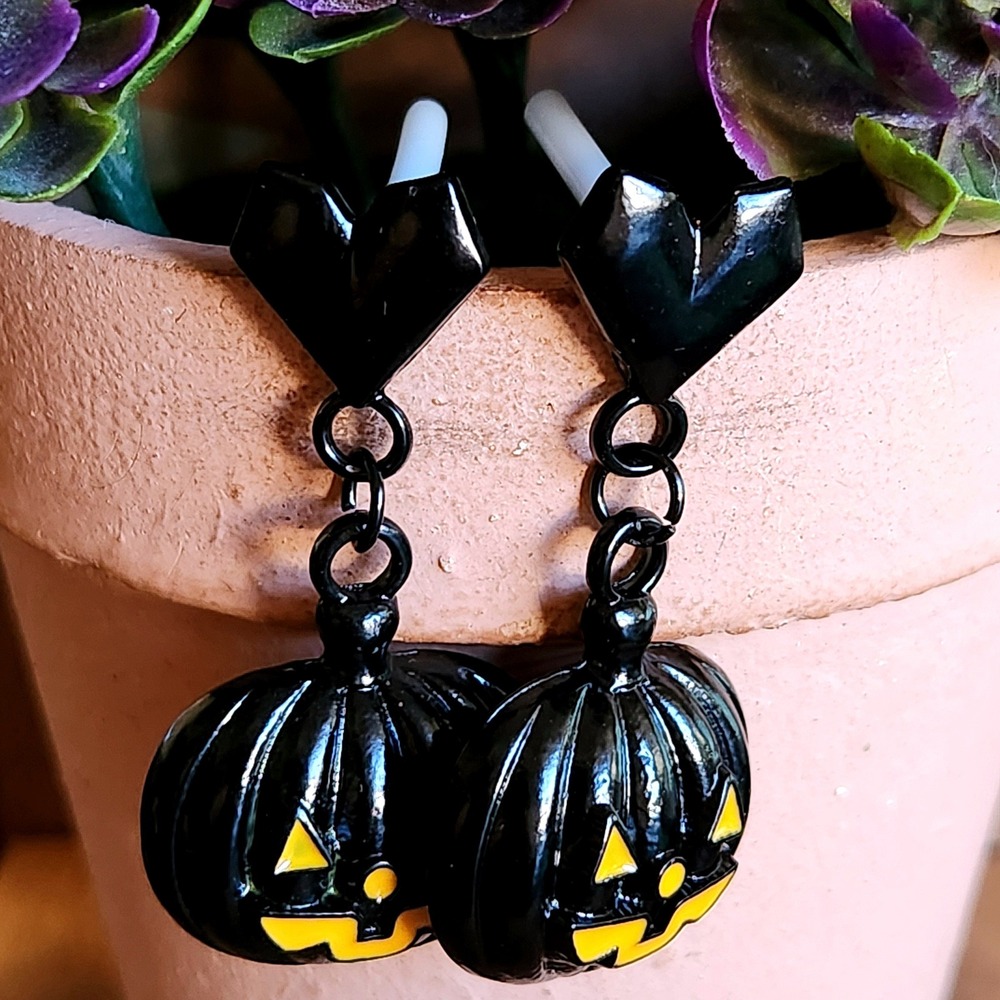 Black Heart Jack-O-Lantern Pumpkin Drop Earrings Halloween Enamel Dangle Jewelry